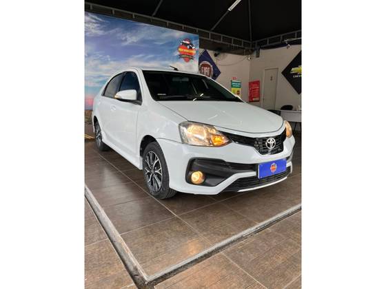 TOYOTA ETIOS 1.5 PLATINUM SEDAN 16V FLEX 4P AUTOMÁTICO TOYOTA ETIOS 1.5 PLATINUM SEDAN 16V FLEX 4P AUTOMÁTICO